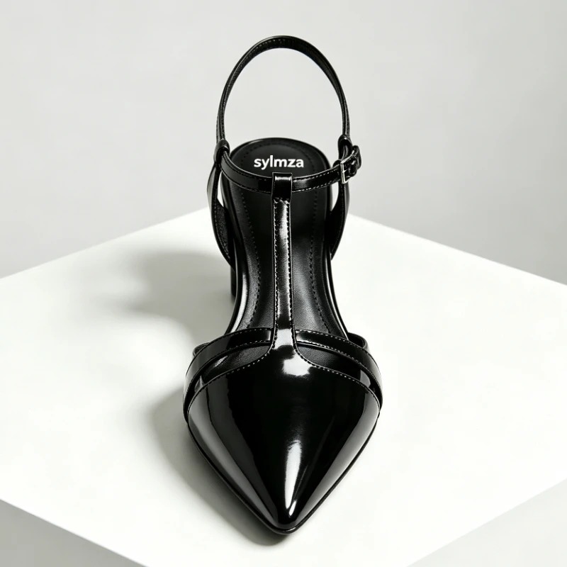 Patent Leather Kitten Heel Wom - Ankle Strap Heels recension och pris