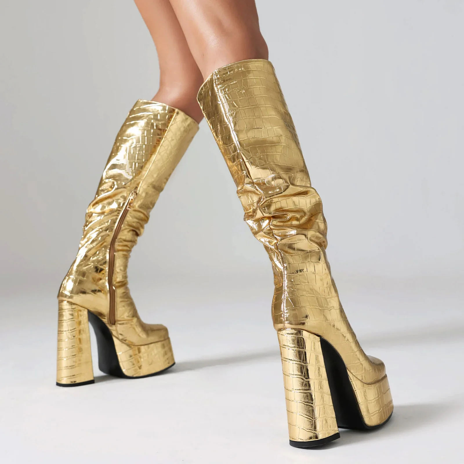 Shiny Silver Women Pleated Pla - Zip Up Boots Short recension och pris
