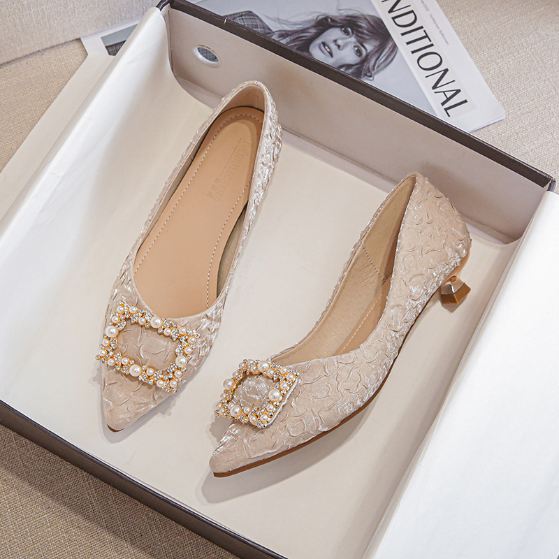 Ivory Textured Satin Pointed T - Ankle Strap Heels recension och pris